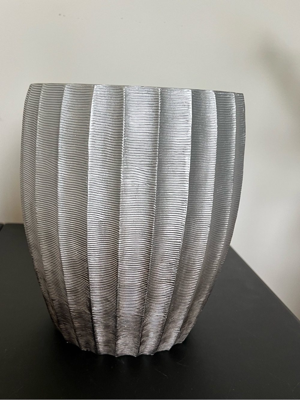 Raymond Waites Metallic Ribbed trash can - Silver